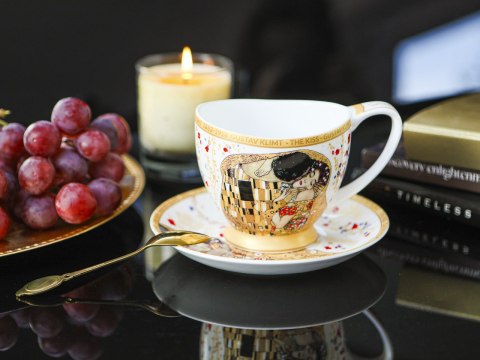 Filiżanka duża PREMIUM - Klimt, Pocałunek - Porcelana w eleganckim kuferku